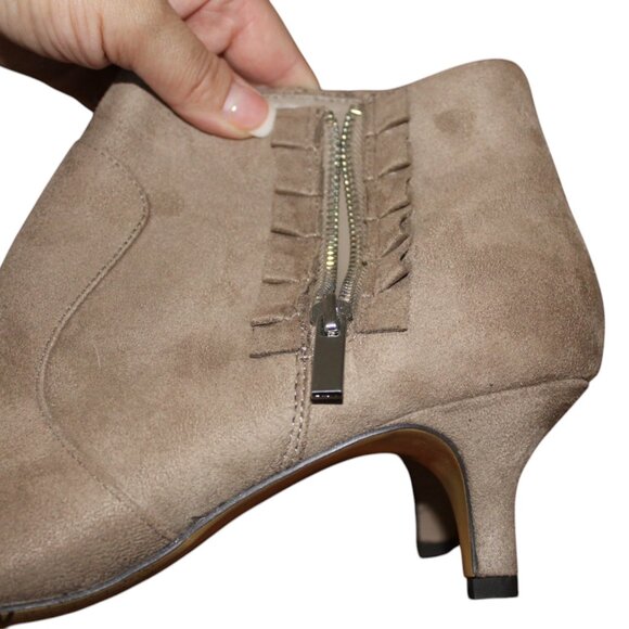 Bella Vita Boot Bootie Stone Dress Ankle Ruffle Zipper 11W NEW/DISPLAY - Picture 12 of 12